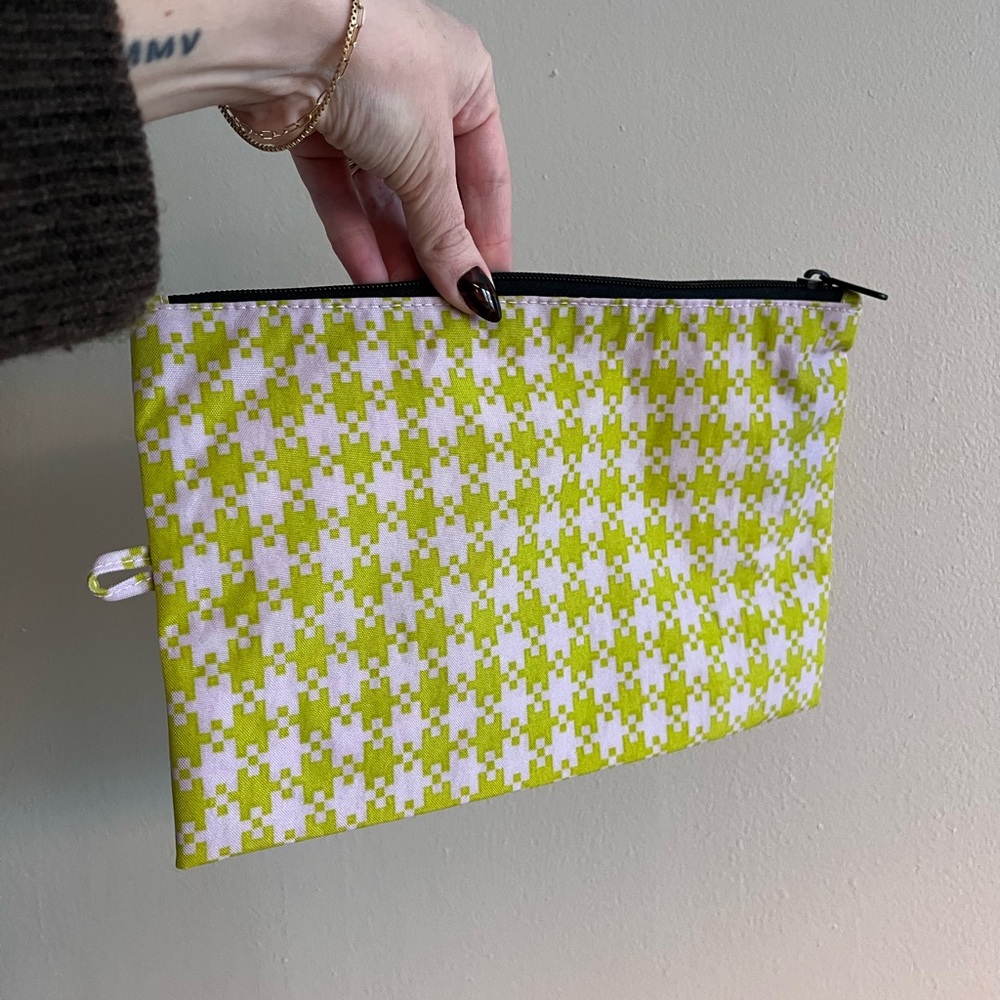 BAGGU Medium Go Pouch Digital Gingham